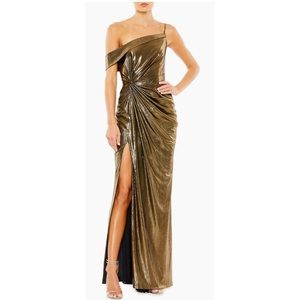 IEENA FOR MAC DUGGAL METALLIC WRAP GOWN